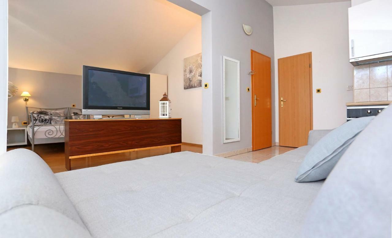 Studio Apartment Grey Split Exteriör bild