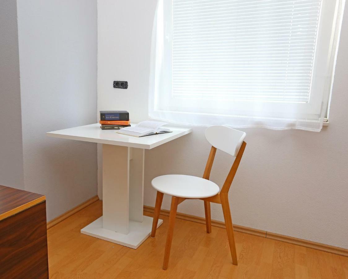 Studio Apartment Grey Split Exteriör bild