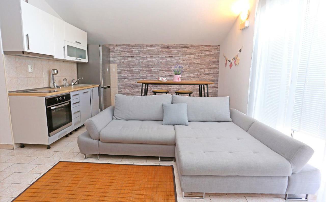 Studio Apartment Grey Split Exteriör bild